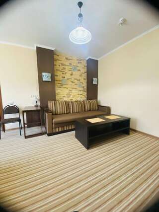 Гостиница Зодиак Севастополь Улучшенный двухместный номер с 1 кроватью-3