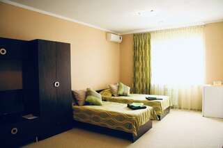 Гостиница Зодиак Севастополь Улучшенный двухместный номер с 2 отдельными кроватями-3