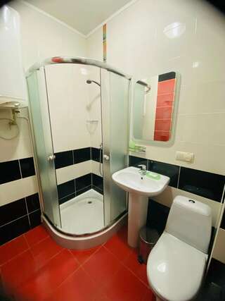 Гостиница Зодиак Севастополь Улучшенный двухместный номер с 1 кроватью-5