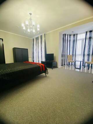 Гостиница Зодиак Севастополь Люкс с балконом-1